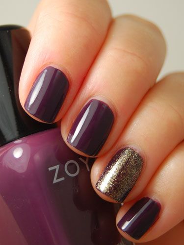 Elegant Glossy Purple Nails with Glamorous Gold Glitter Accent.