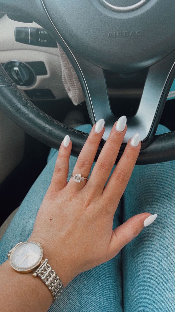 Chic Almond-Shaped White Nails: A Polished Look for Any Occasion