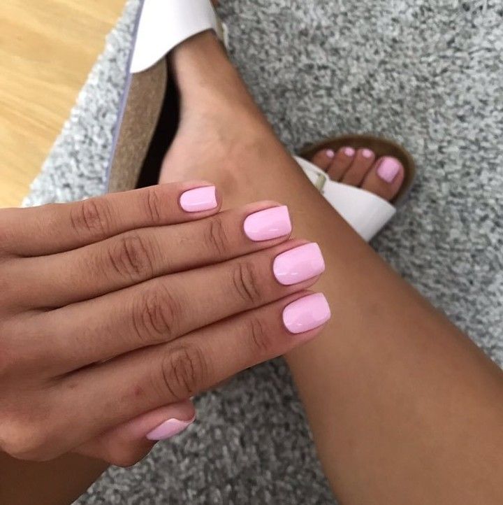 Chic Soft Pink Manicure With Glossy Finish for Elegant Versatility