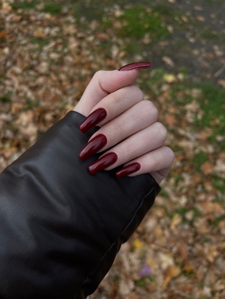 Elegant Bold Burgundy Nails: A Striking Sophisticated Look for Any Occasion