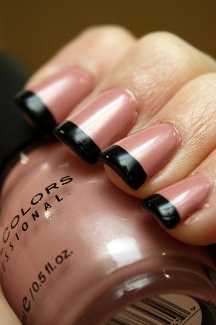 Chic Pink and Black French Manicure: A Modern Elegance.