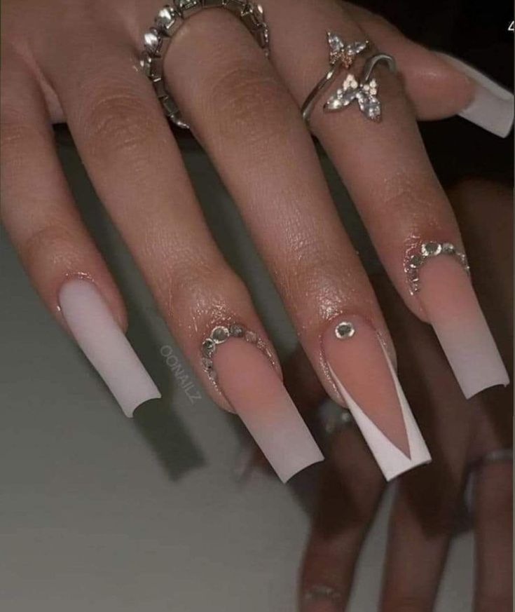 Sophisticated Ombre Nails with Rhinestones: A Refined Look for Any Occasion.