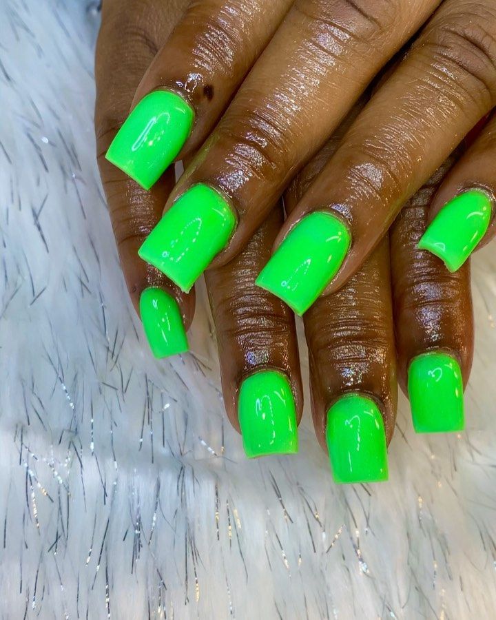 Bold Neon Green Glam: Glossy Square Nail Manicure for a Striking Statement.