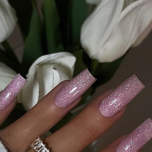 Elegant Sparkly Pink Nails: A Glamorous Choice for Spring and Summer Events