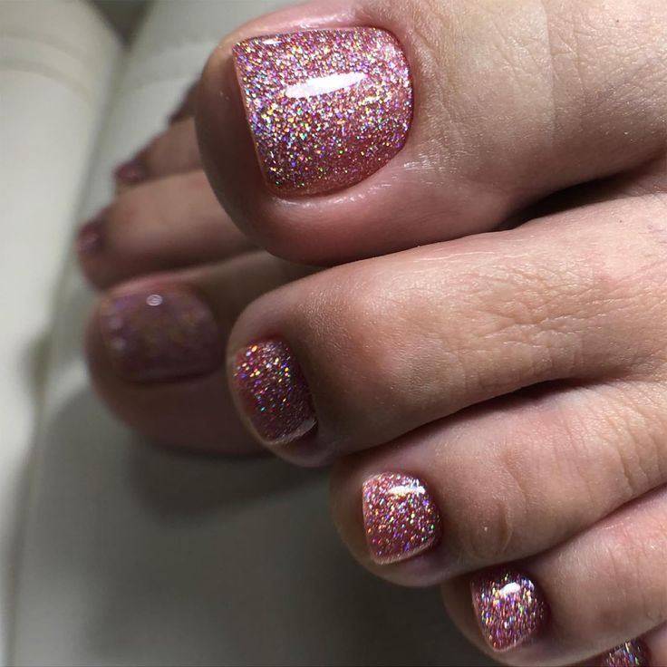 Glamorous Soft Pink Glitter Nail Design for All Occasions