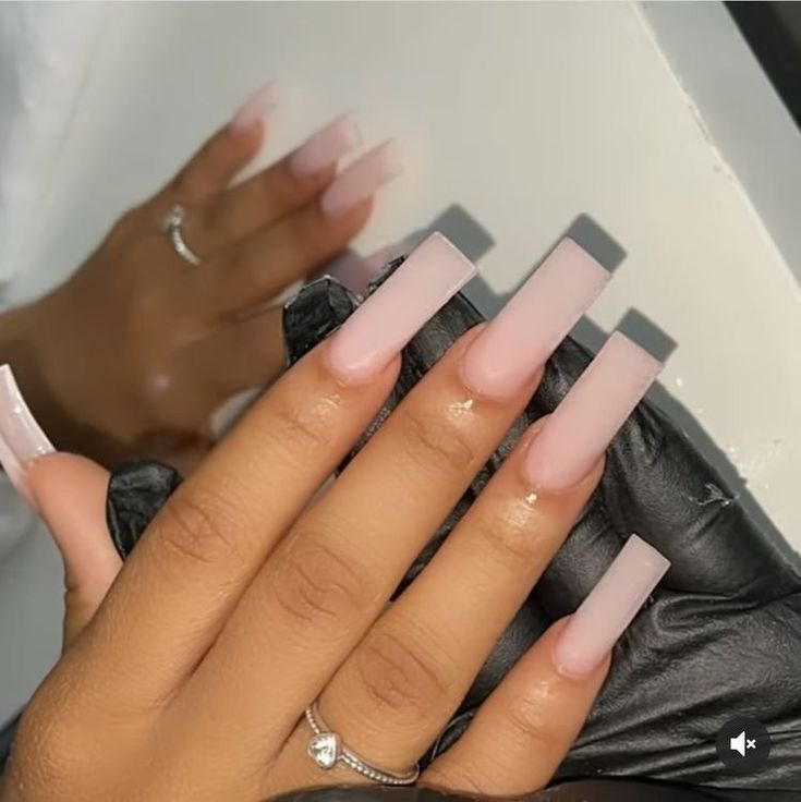 Chic Nude Ombre Acrylic Nails: A Perfect Blend of Elegance and Style