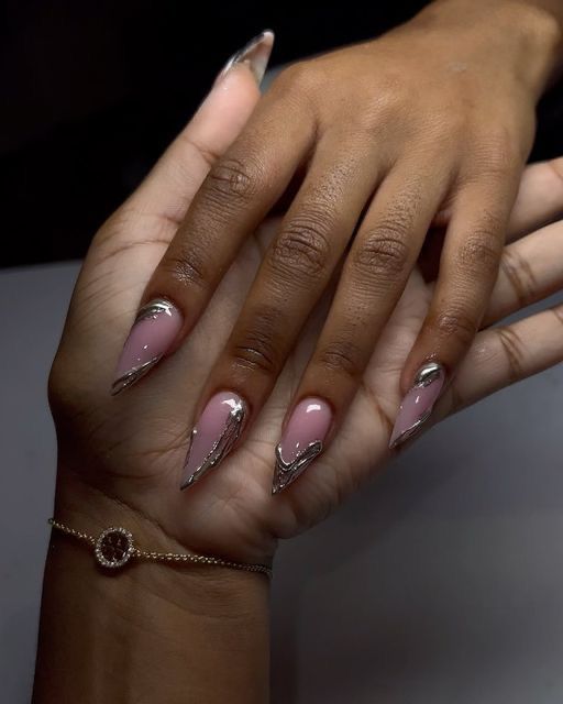 Chic Sophistication: Soft Pink and Metallic Elegant Nail Design