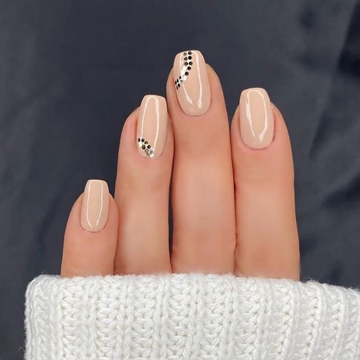 Chic Elegant Nude Nails with Modern Design Elements.