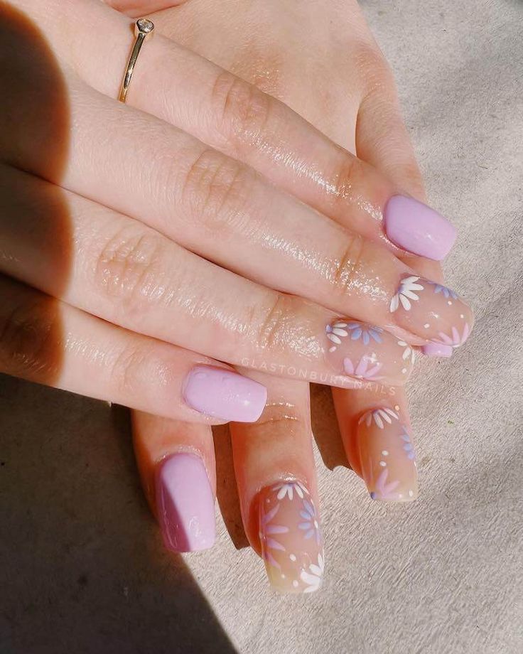 Pastel Floral Nail Design for a Fresh, Feminine Look