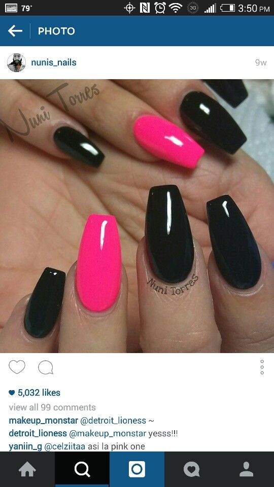 Chic Bold Acrylic Nail Design with Striking Black and Pink Color Contrast.