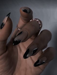 Chic Stiletto Ombre Nails: A Modern Blend of Glossy and Matte Elegance