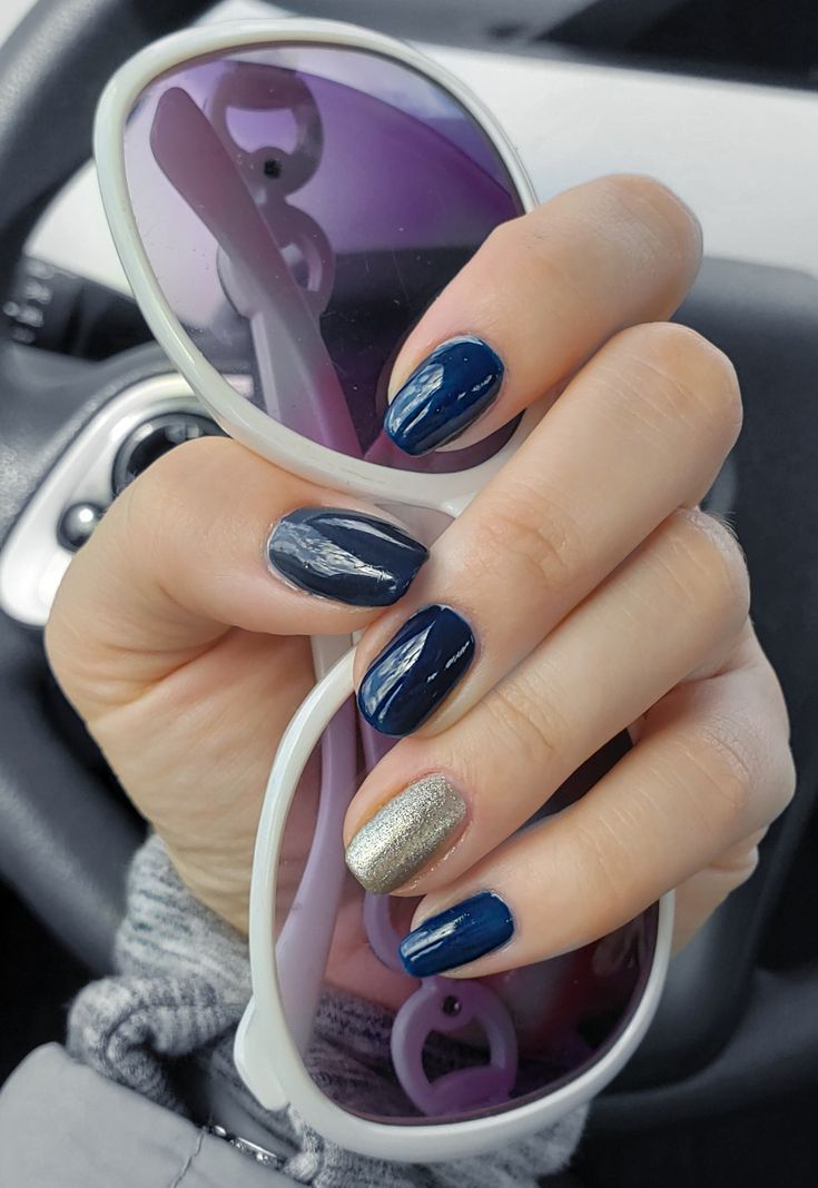 Chic Navy and Gray Nail Design with Gold Accent for Modern Sophistication