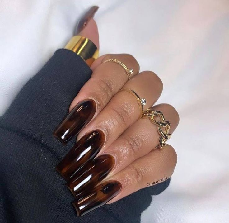 Elegant Ombre Brown Long Nails Enhanced by Glossy Finish and Chic Gold Rings.