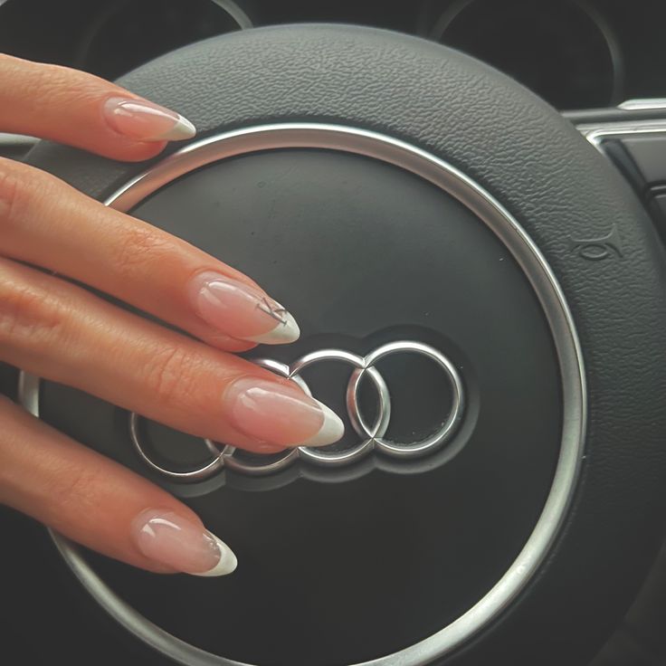 Sophisticated Elegant French Manicure: Soft Pink Base with Classic White Tips.