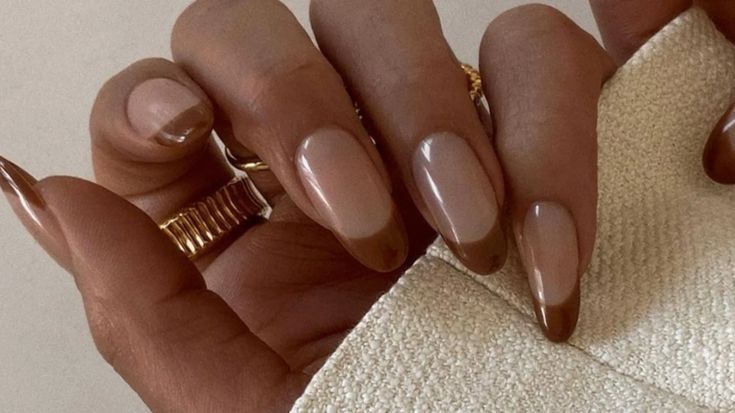 Elegant Chic Nail Design: Soft Nude Base with Rich Brown Tips