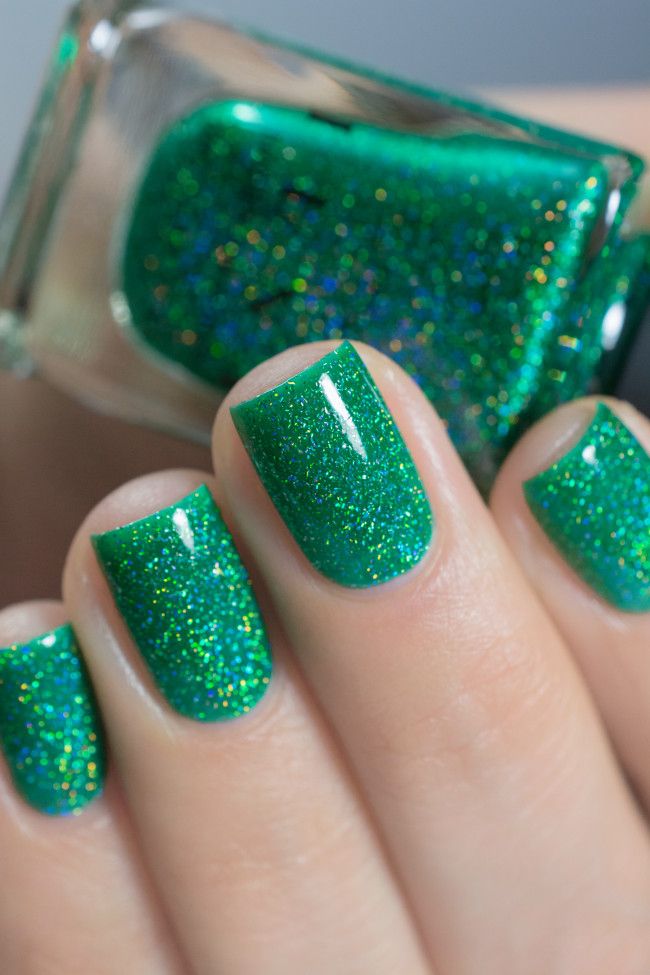 Dazzling Emerald Nail Design with Sparkling Holographic Glitter