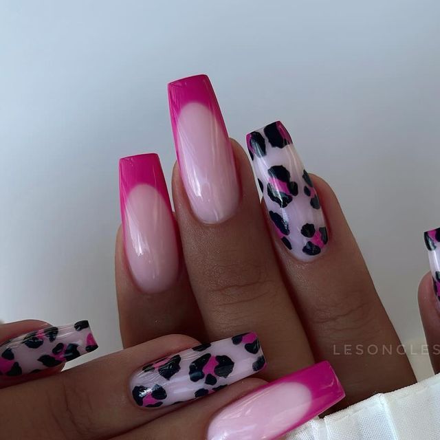 Chic Pink Gradient and Leopard Print Nail Design: A Stylish Statement of Creativity.