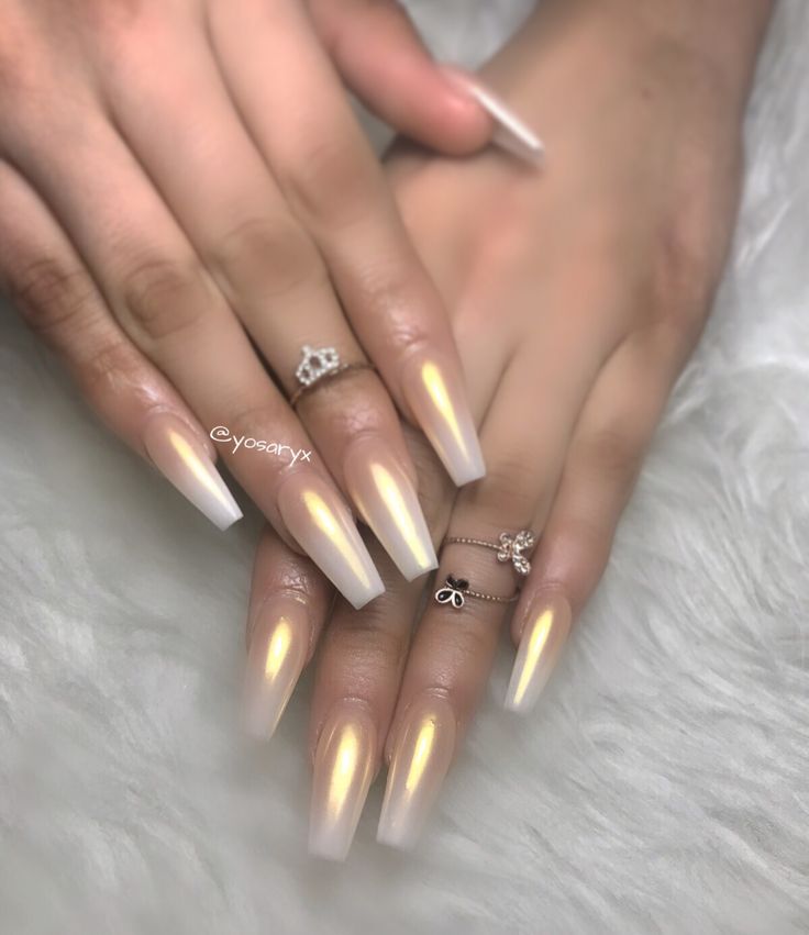 Chic Metallic Gradient Long Nails: A Fusion of Elegance and Glamour.