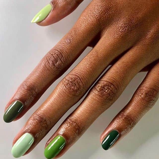 Versatile Stylish Green Gradient Nail Design for Nature-Inspired Elegance.