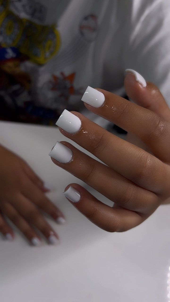 Elegant White Square Nails: A Versatile Classic for Any Occasion.