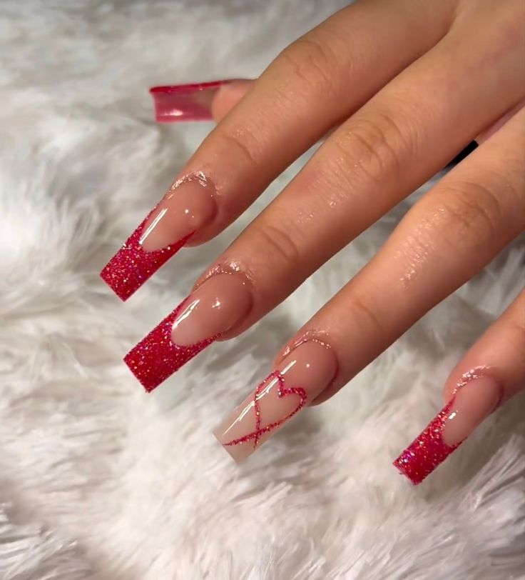 Stunning Festive Nail Design: Glittery Red with Elegant Intertwining Patterns.