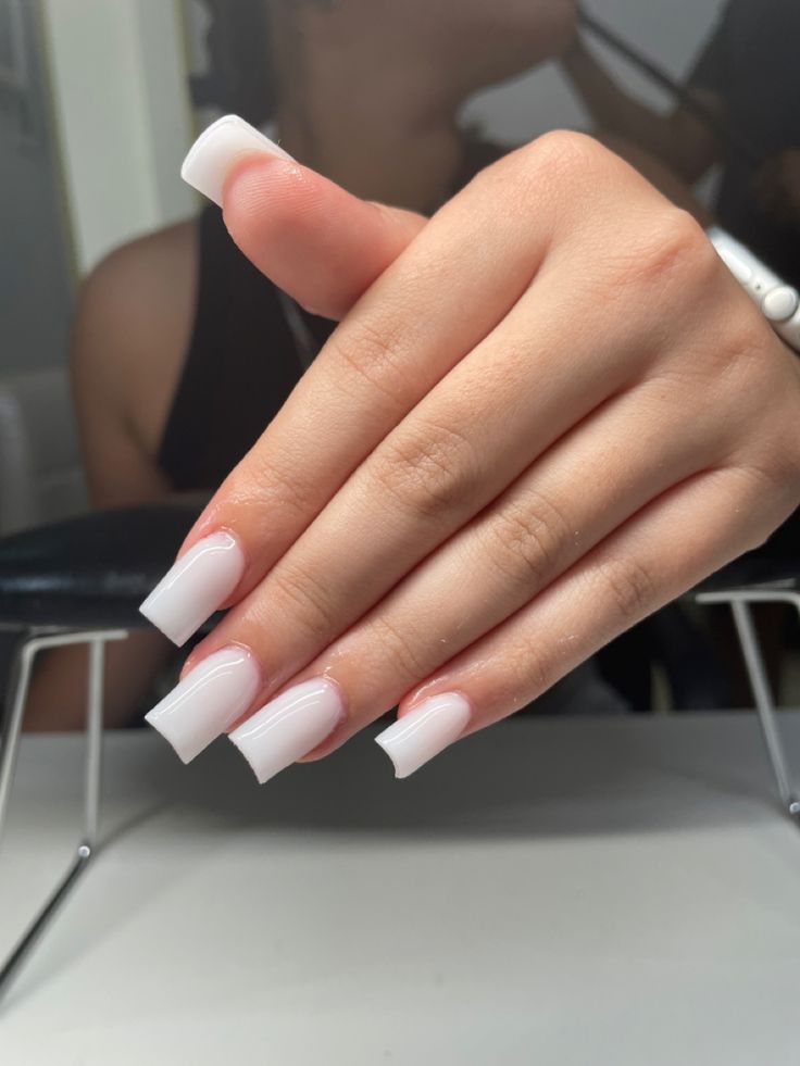 Sophisticated White Ombre Square Nails: A Chic Blend of Elegance and Glamour.