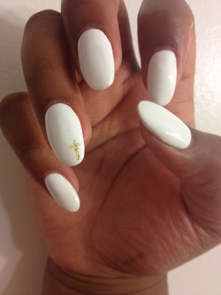 Chic Almond-Shaped White Nail Design with Glossy Finish and Gold Accent